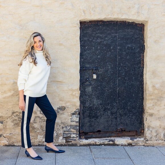 Women's Blue Kitten Heeled Shoe - Picture 4 of 8